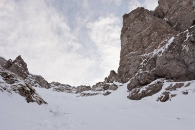 güzel karlı Highlands Kırım'doğal görünümü 