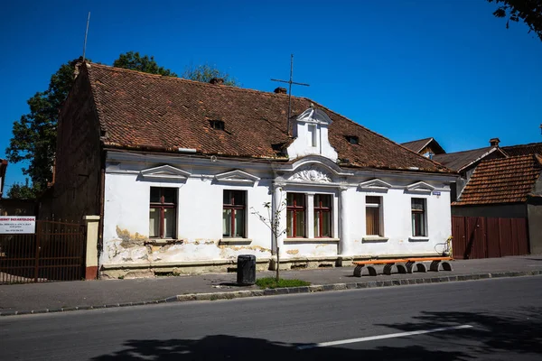 Romanya'nın küçük kasabalarını gündüz gezerken, bina ve mimariye bakış, Romanya 