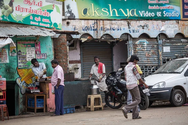 Madurai Indien Februari Näringsidkaren Gatan Indisk Stad Den Februari 2013 — Stockfoto