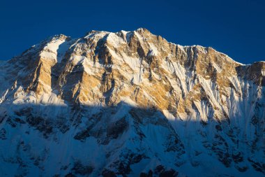 izleme Annapurna Merkez kampına Himalaya dağlarının güzel manzara