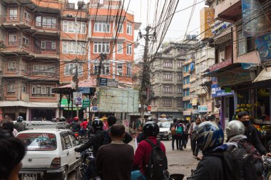 Katmandu, Nepal-Mart 16: Katmandu, Nepal 16 Mart 2015 tarihinde Katmandu sokaklarında. Nepal başkenti sokak hayatı.