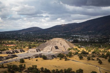 Teotihucan antik aztek piramitleri