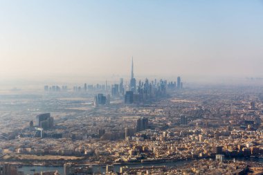 Dubai görünümünden uçak