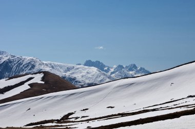 Kafkas Dağları Batı Asya, Gürcistan'daki bir dağ sistemi vardır