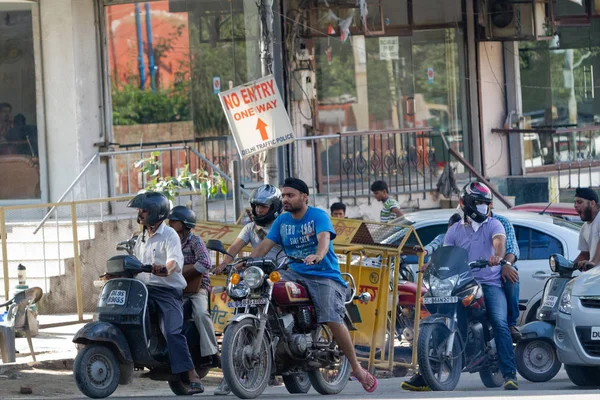 Motociclista Calle Ciudad India —  Fotos de Stock