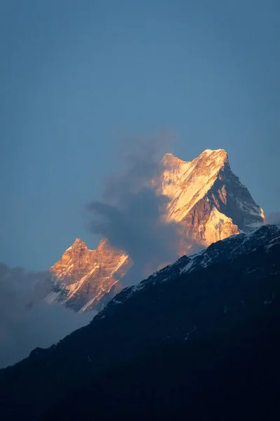 Πανέμορφο Τοπίο Των Βουνών Ιμαλάια Στο Παρακολούθηση Annapurna Βάσης Στρατόπεδο — Φωτογραφία Αρχείου