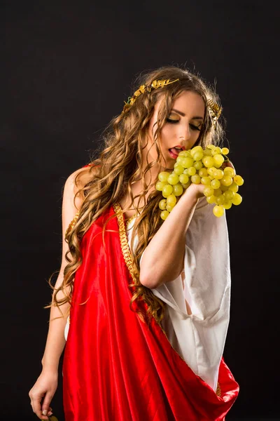 Starożytna Bogini Kiść Winogron Białym Czarnym Tle — Zdjęcie stockowe