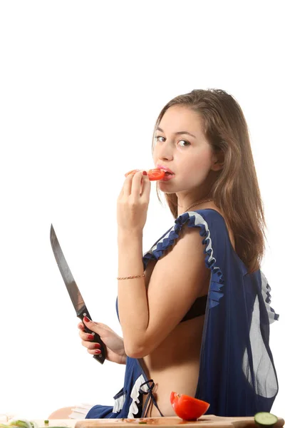 Hermosa Chica Mordiendo Tomate — Foto de Stock