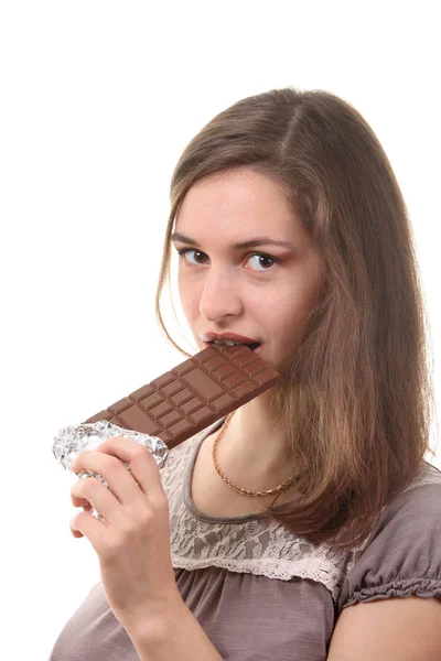 Jovem Mulher Atraente Comer Chocolate — Fotografia de Stock