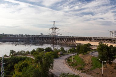 Zaporozhye hidro elektrik santrali Dnepr nehrinde. Ukrayna