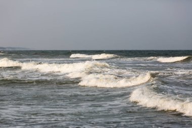 Hint Okyanusu, yüksek dalgalar