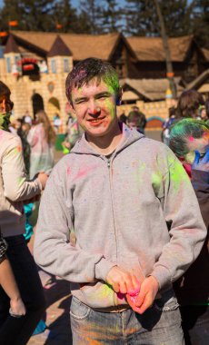 Kharkiv, Ukrayna-Mart 22: Bayram kutlamaları 22 Mart 2014 Kharkiv, Ukrayna. Renkler ve bahar Holi Gorki Park Hint Festivali kutlama