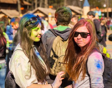 Kharkiv, Ukrayna-Mart 22: Bayram kutlamaları 22 Mart 2014 Kharkiv, Ukrayna. Renkler ve bahar Holi Gorki Park Hint Festivali kutlama