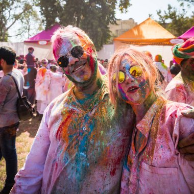 Agra, Hindistan-Mart 2: Bayram kutlama 2 Mart 2018 Agra, Hindistan. İnsanlara bayram kutlamaları