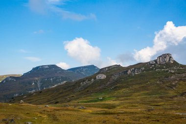 Karadağ dağ sırtı Karpatlar içinde güzel yaz Panoraması  