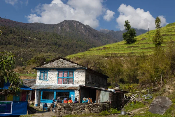 Narchyang Nepal Mars Himalaya Personer 2015 Narchyang Nepal Människor Spåret — Stockfoto