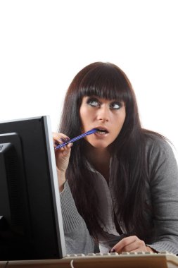 İşkadını işyeri düşünün ve çiğnemek bir tava