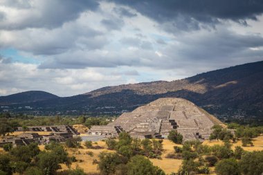 Teotihucan antik aztek piramitleri