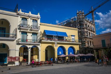 Habana, Cuba-Ocak 11: Şehir sokak üzerinde 11 Ocak 2018 yılında Havana, Küba. Habana sokak görünümü