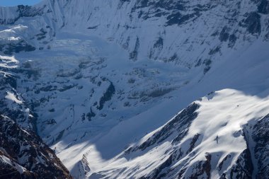 izleme Annapurna Merkez kampına Himalaya dağlarının güzel manzara