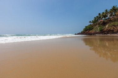 Varkala beach resort güneşli bir günde. Kerala. Hindistan