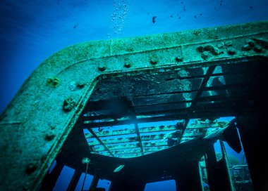 Sualtı atışı ve deniz zemini