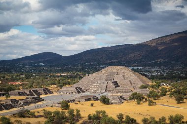 Teotihucan antik aztek piramitleri