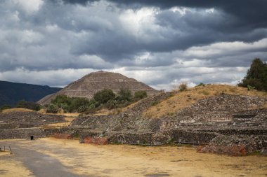Teotihucan antik aztek piramitleri