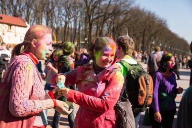 Ukrayna, Kharkiv: Holi olay İnsanlar