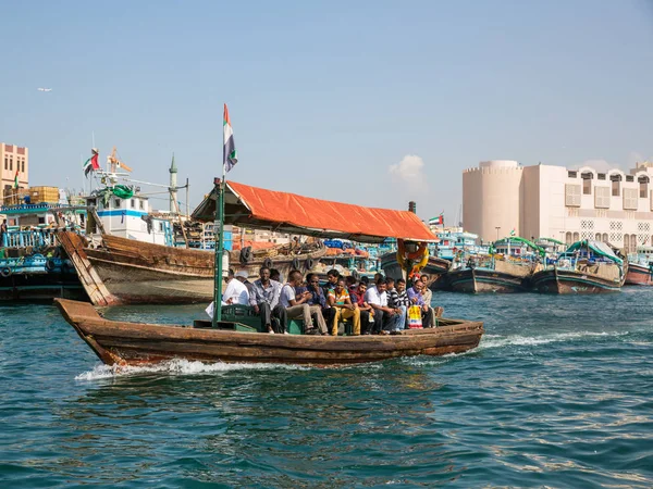 Dubai Förenade Arabemiraten Januari Traditionell Abra Färjor Januari 2014 Dubai — Stockfoto