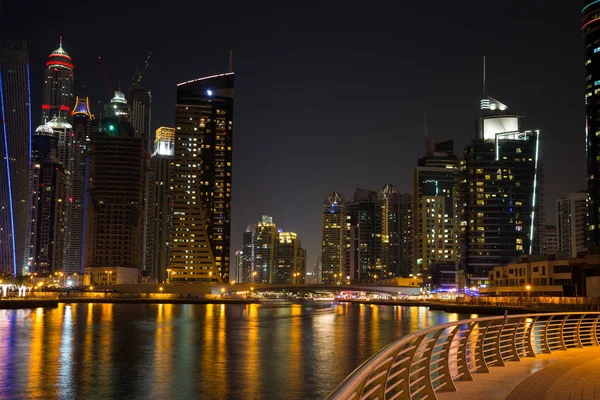 Dubai Verenigde Arabische Emiraten Januari Wolkenkrabbers Jachthaven Van Dubai Januari — Stockfoto