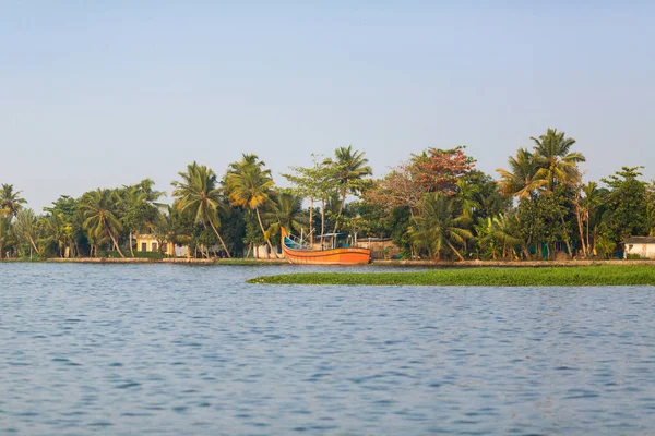 Förtöjda Båt Kanalsystemet Den Indiska Delstaten Kerala — Stockfoto