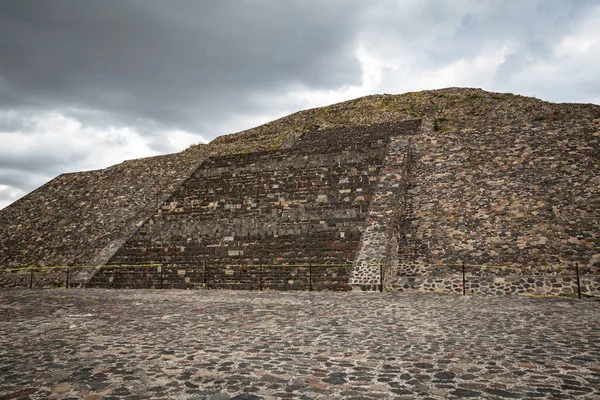 Teotihucan antik aztek piramitleri