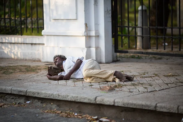 Pondicherry India Februari Hindu Slapen Straat Februari 2013 Pondicherry India — Stockfoto