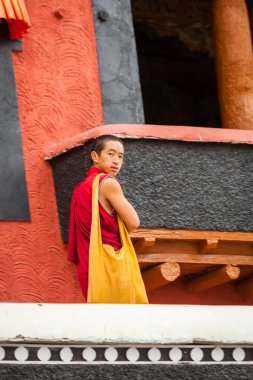 Leh, Hindistan-Eylül 4: Budist rahip 4, 2011 Leh, Hindistan. Yakındaki oteller: city Lech manastırdaki Budist rahip. Ladakh il.