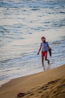 Chennai, Hindistan-Şubat 10: Balıkçılar beach Marina Beach üzerinde 10 Şubat 2013, Chennai-Hindistan üzerinde. Sahile yakın Fort St. George Kuzey Besant Nagar 13 km. güneyde çalışır.