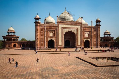 Agra, Hindistan-Mart 5: Taj Mahal'ı 5 Mart 2018 üzerinde Agra, Hindistan. Türbesi Taj Mahal adlı bahar