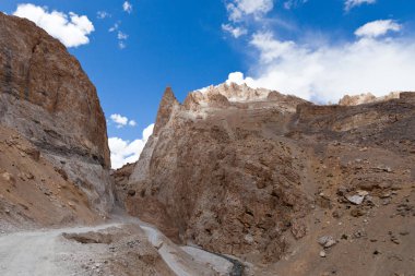 Himalayalar, güzel dağ manzarası il Ladakh, Hindistan