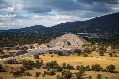 Teotihucan antik aztek piramitleri
