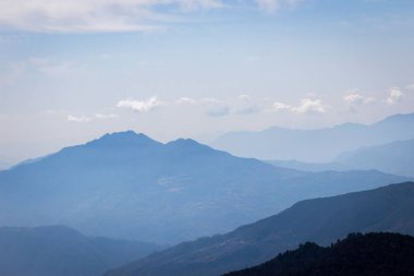 güzel Himalaya Dağları kar Annapurna Merkez kampına izleme ile kaplı