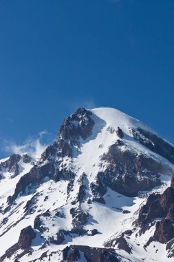 Bulutlar dağ Kazbek. Gürcistan