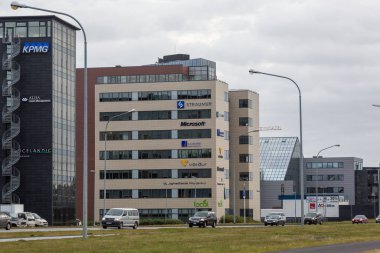 Reykjavik, İzlanda-Ağustos 4: Şehir sokakları 4, Reykjavik, İzlanda 2013. Yaşadıkları en büyük sokaklarında ülkenin nüfusunun.