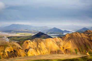 Güzel dağ Panorama Milli Parkı Landmannalaugavegur, İzlanda. 