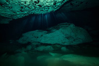 Meksika okyanus altta mağarasının sualtı görüntü