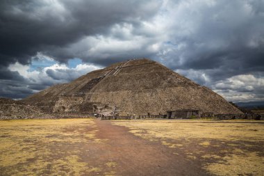 Teotihucan antik aztek piramitleri