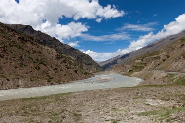 Himalayalar, güzel dağ manzarası il Ladakh, Hindistan