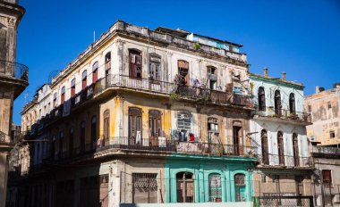 Habana, Cuba-Ocak 11: Şehir sokak üzerinde 11 Ocak 2018 yılında Havana, Küba. Habana sokak görünümü