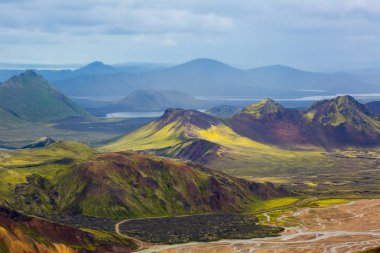 Güzel dağ Panorama Milli Parkı Landmannalaugavegur, İzlanda. 
