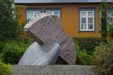 Reykjavik, İzlanda-Ağustos 4: Şehir sokakları 4, Reykjavik, İzlanda 2013. Yaşadıkları en büyük sokaklarında ülkenin nüfusunun.