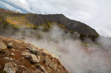 Güzel dağ Panorama Milli Parkı Landmannalaugavegur, İzlanda. 
